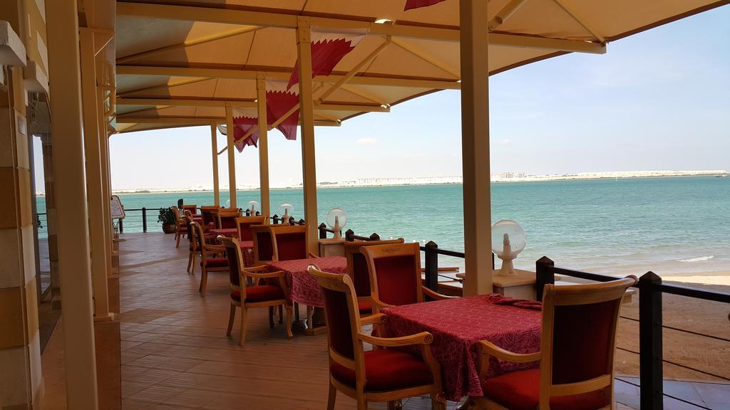 Tio Sea Resort Al Khor Eksteriør bilde A restaurant in Al-Shaqra