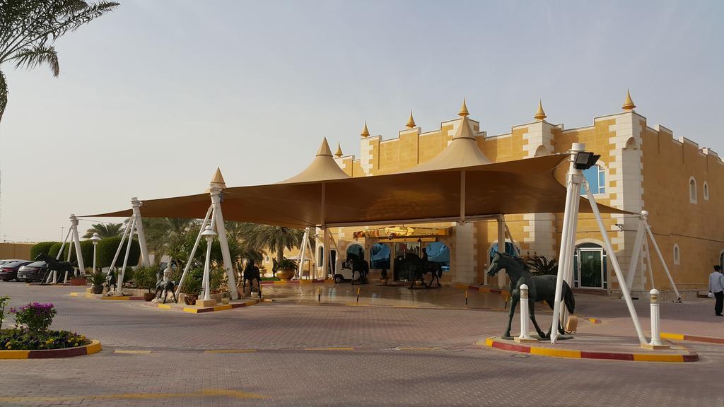 Tio Sea Resort Al Khor Eksteriør bilde Al-Shaqraa International Airport