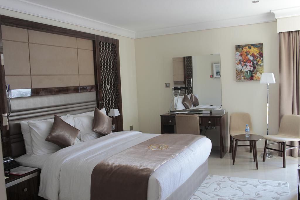 Tio Sea Resort Al Khor Eksteriør bilde A bedroom at the hotel