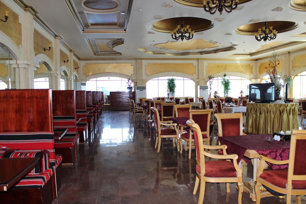 Tio Sea Resort Al Khor Eksteriør bilde The restaurant